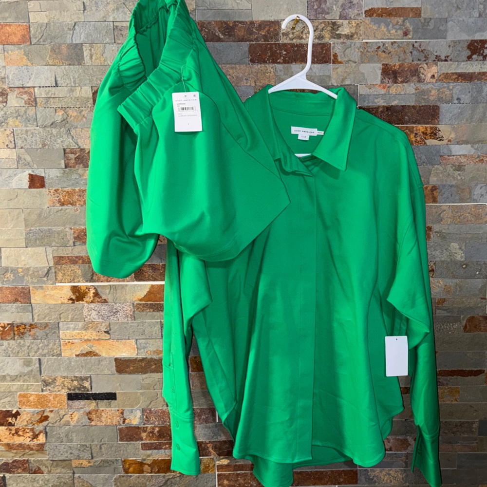 Brand New Rare find! Good American Emerald Button-Up Shirt with shorts